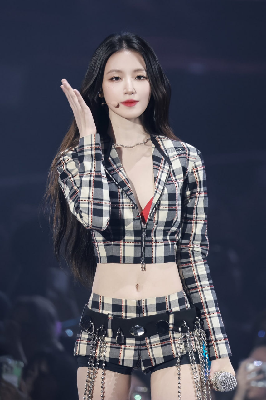 Nhan sắc và thần thái hút mắt của Shuahua (Ảnh: X)