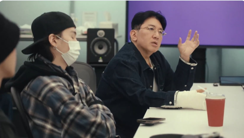 Bang Si Hyuk đã có những lời góp ý khi BTS có nhiều trăn trở cho album