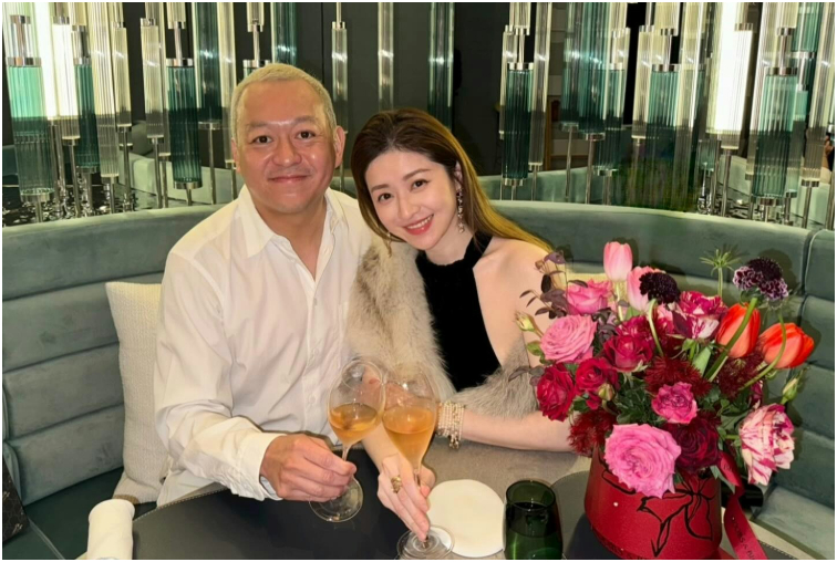 Cặp đôi có hôn nhân hạnh phúc, thường xuyên chia sẻ hình ảnh lên MXH. 