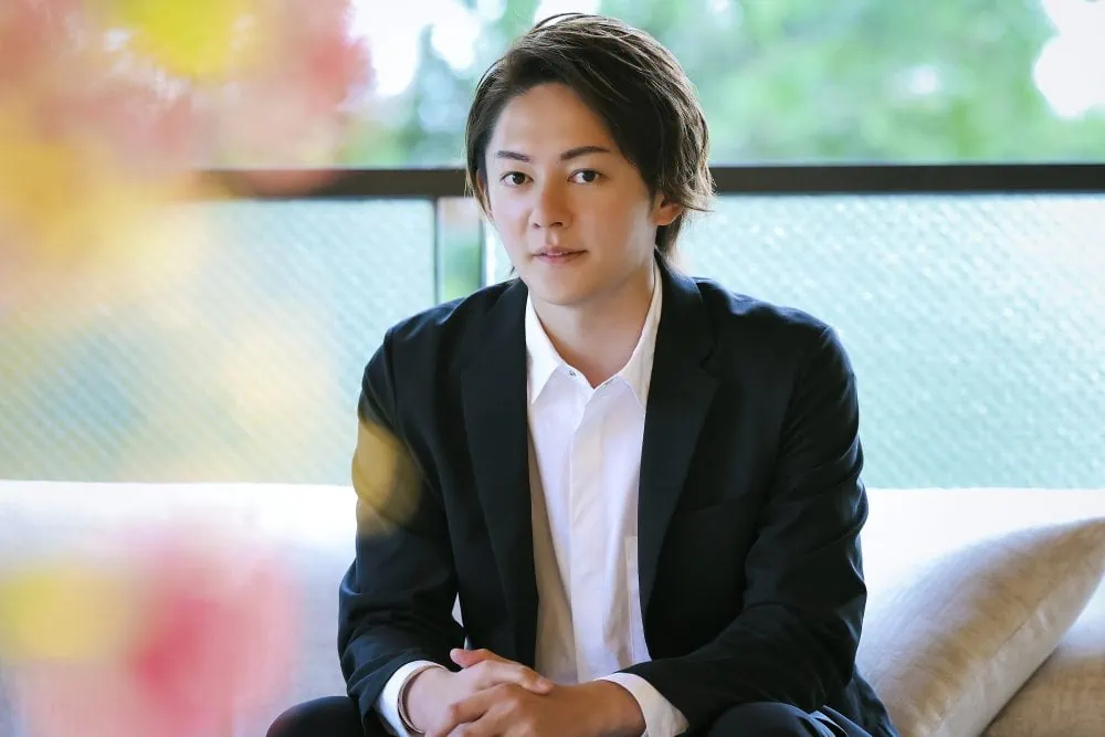 Chồng của mỹ nhân sinh năm 1993 là chủ công ty nước ép, giám đốc đại diện của công ty bất động sản nhưng có tiền án tiền sự vì trốn thuế. Ảnh: NHK.