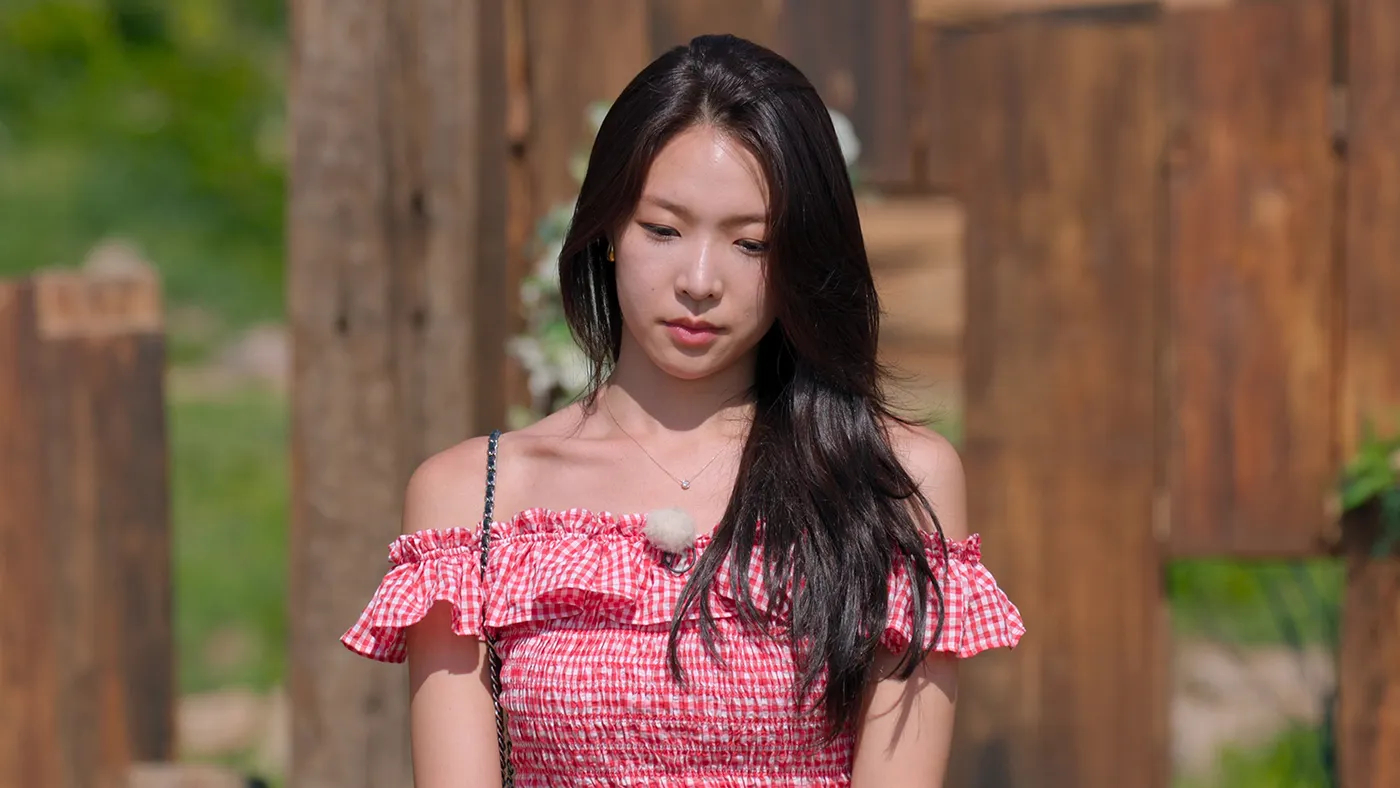 Cô duy trì phong cách thời trang cuốn hút suốt chương trình. Ảnh: Koreaboo