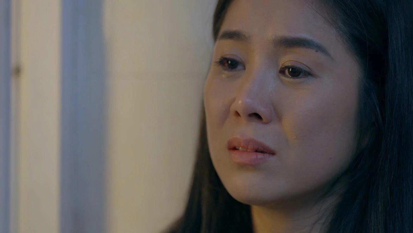 Mỹ nhân đóng chính cùng lúc 2 phim Việt đang cực hot, đổi mỗi kiểu tóc mà nhìn như người khác