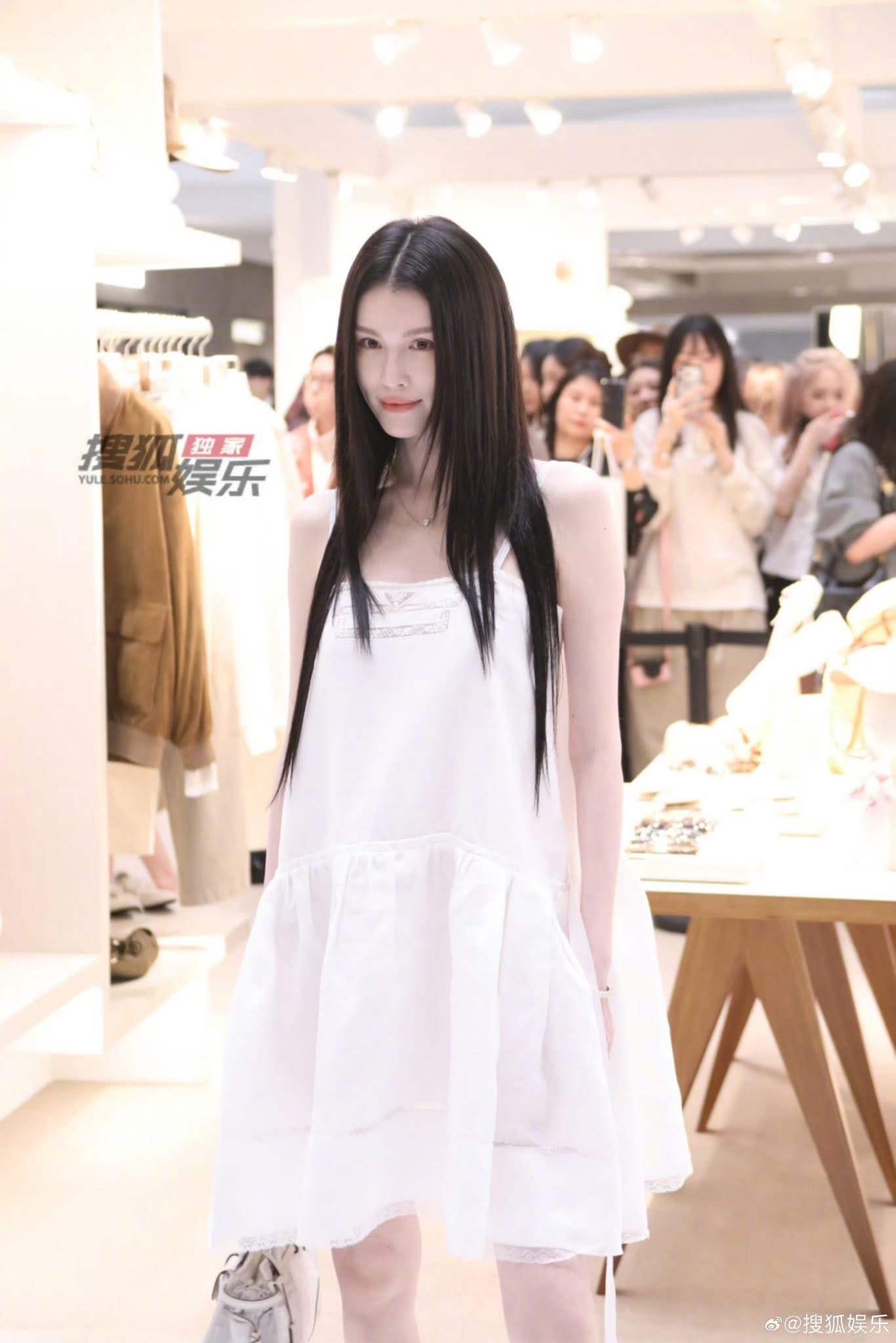 Dáng vóc khó tin sau 5 tháng sinh con của thiên thần Victoria's Secret: Là đã có lần sinh đẻ nào chưa?