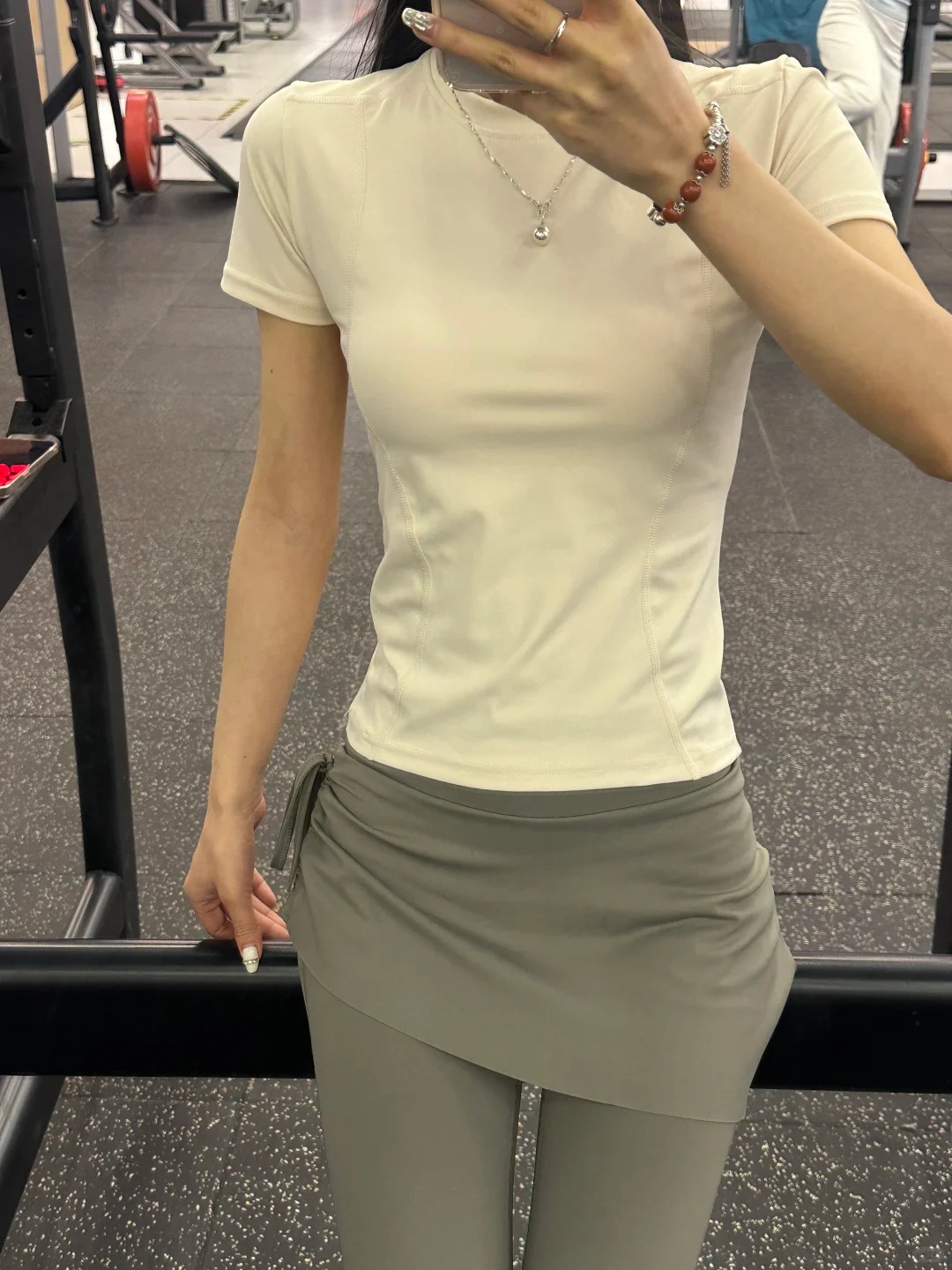 “Ngứa mắt” vì hội mặc đồ gym thiếu vải, người đi tập lên tiếng: 