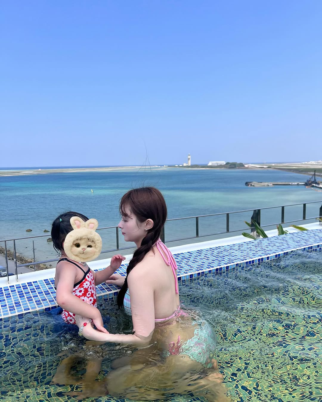 Nữ ca sĩ gen Z bí mật sinh 2 con không cho cả nước biết, đẻ con đầu lòng khi mới 22 tuổi