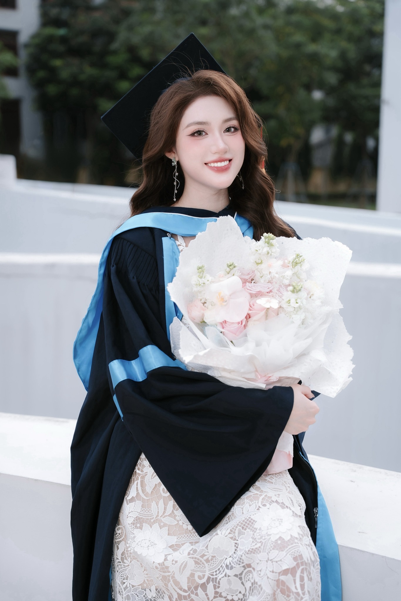 Phương Oanh có học vấn 