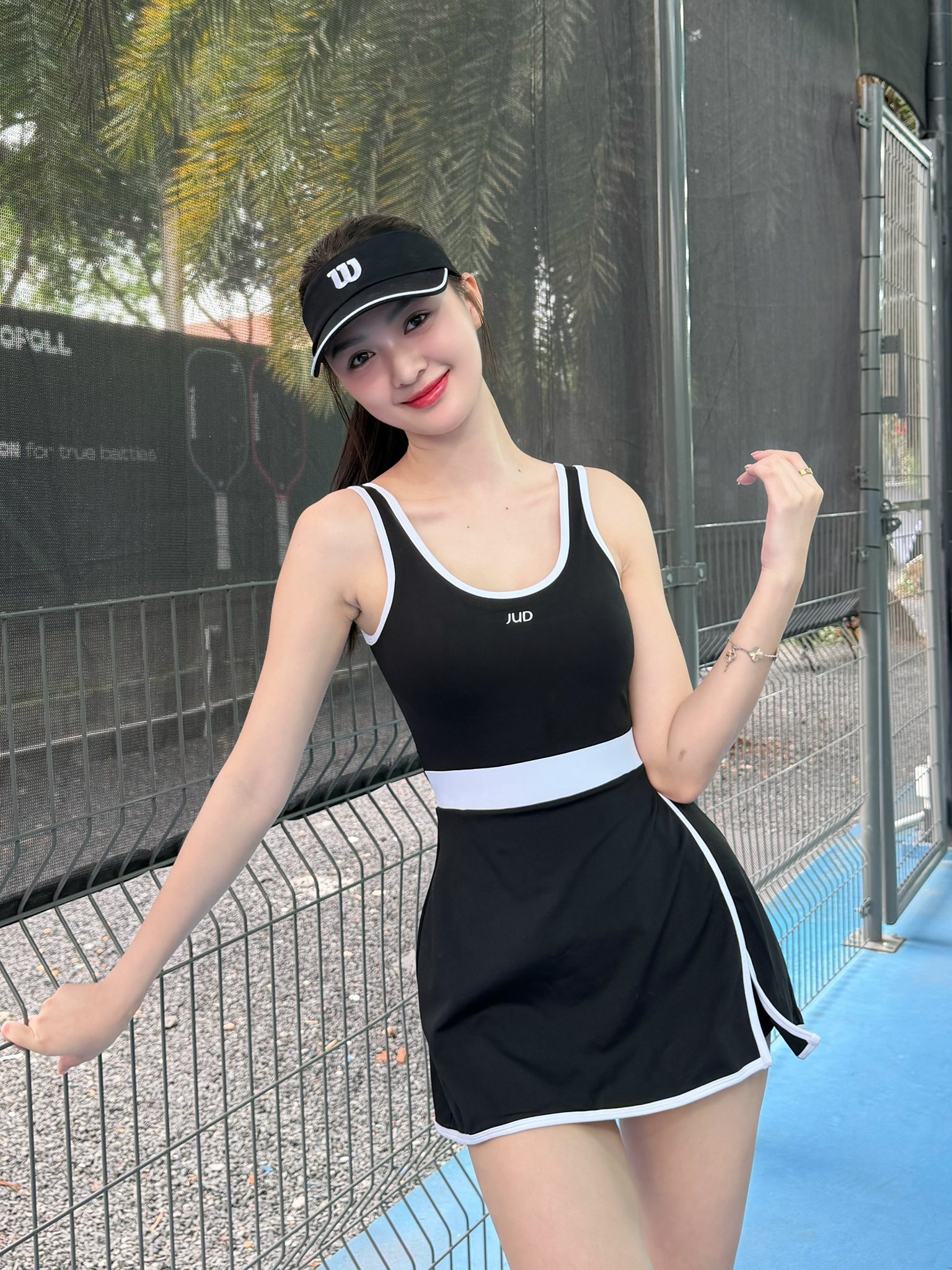 Cẩm Ly khá chăm tập thể thao với các môn như pilates, pickleball