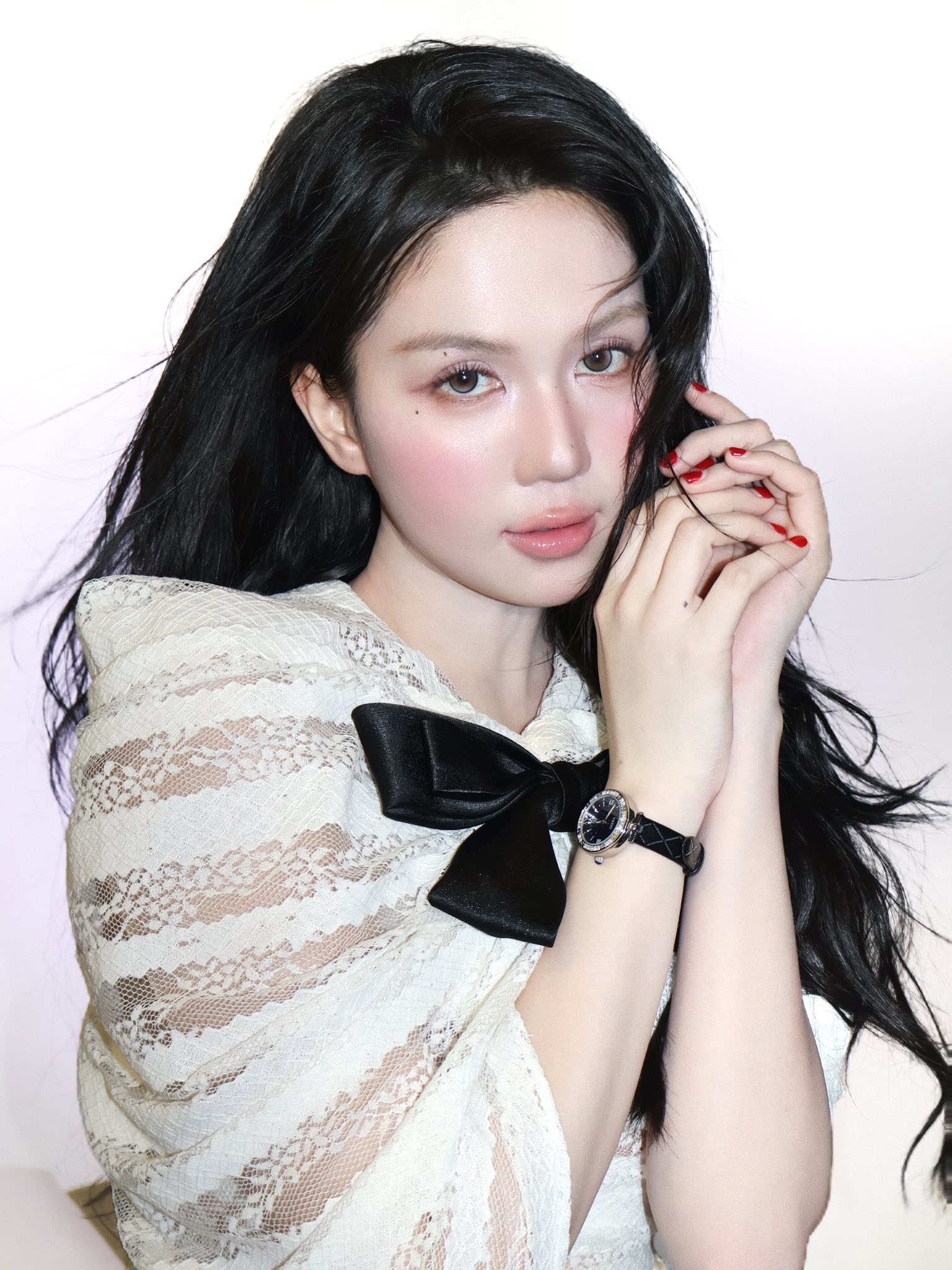 Ngắm biệt thự 50 tỷ của Ngọc Trinh: Phòng ngủ rộng bằng 3 căn chung cư đập thông, góc nào trong nhà cũng “sống ảo” dễ dàng