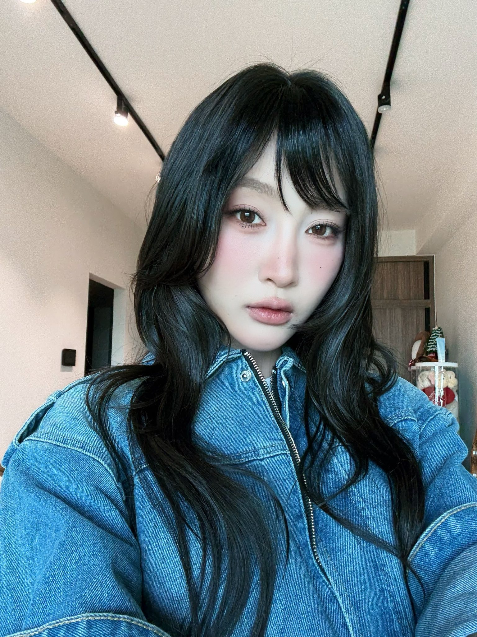 Juky San xin lỗi về hình ảnh gây phẫn nộ, đồng thời tháo bỏ bài đăng khỏi trang cá nhân