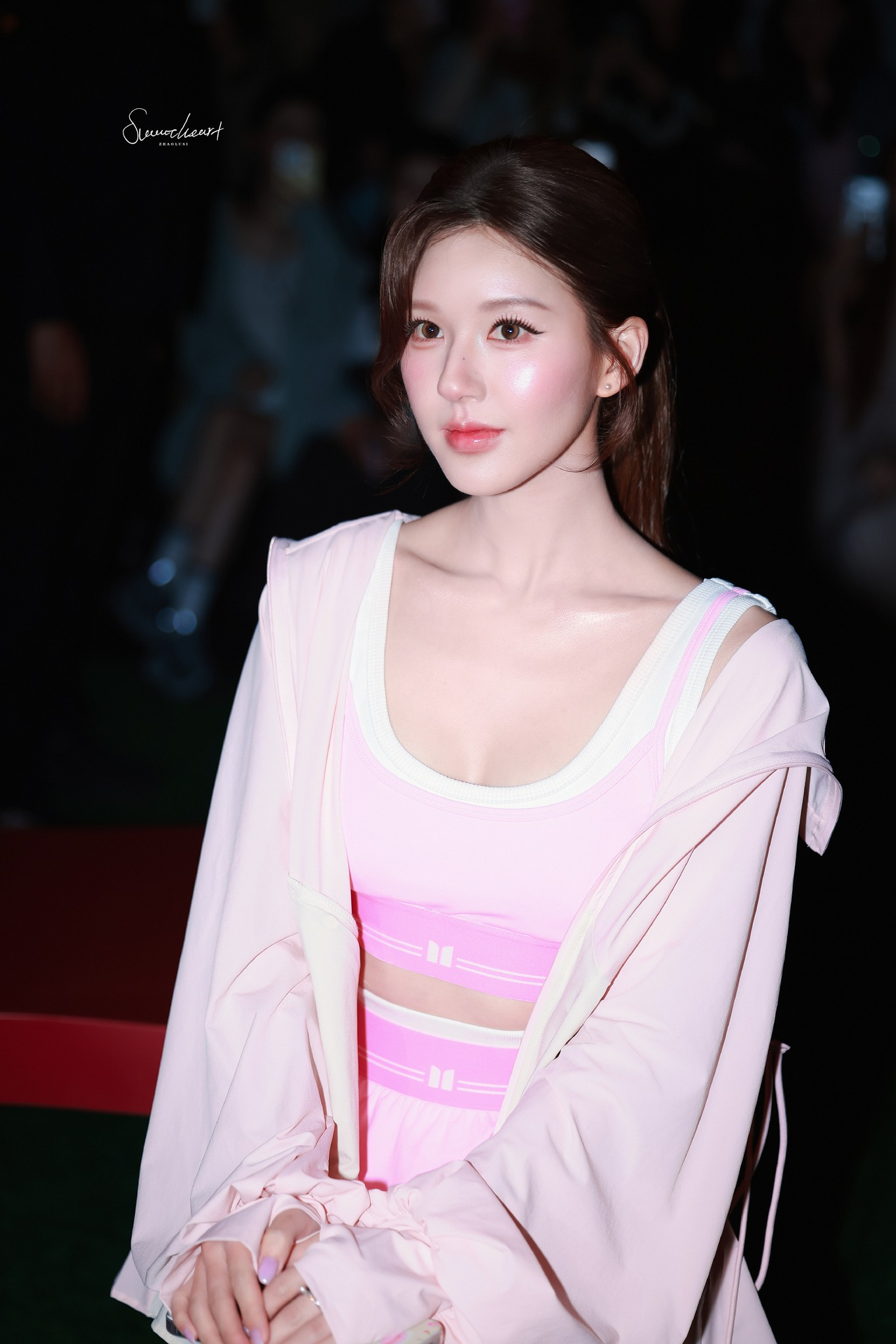 Gò má hồng như say rượu của Triệu Lộ Tư 