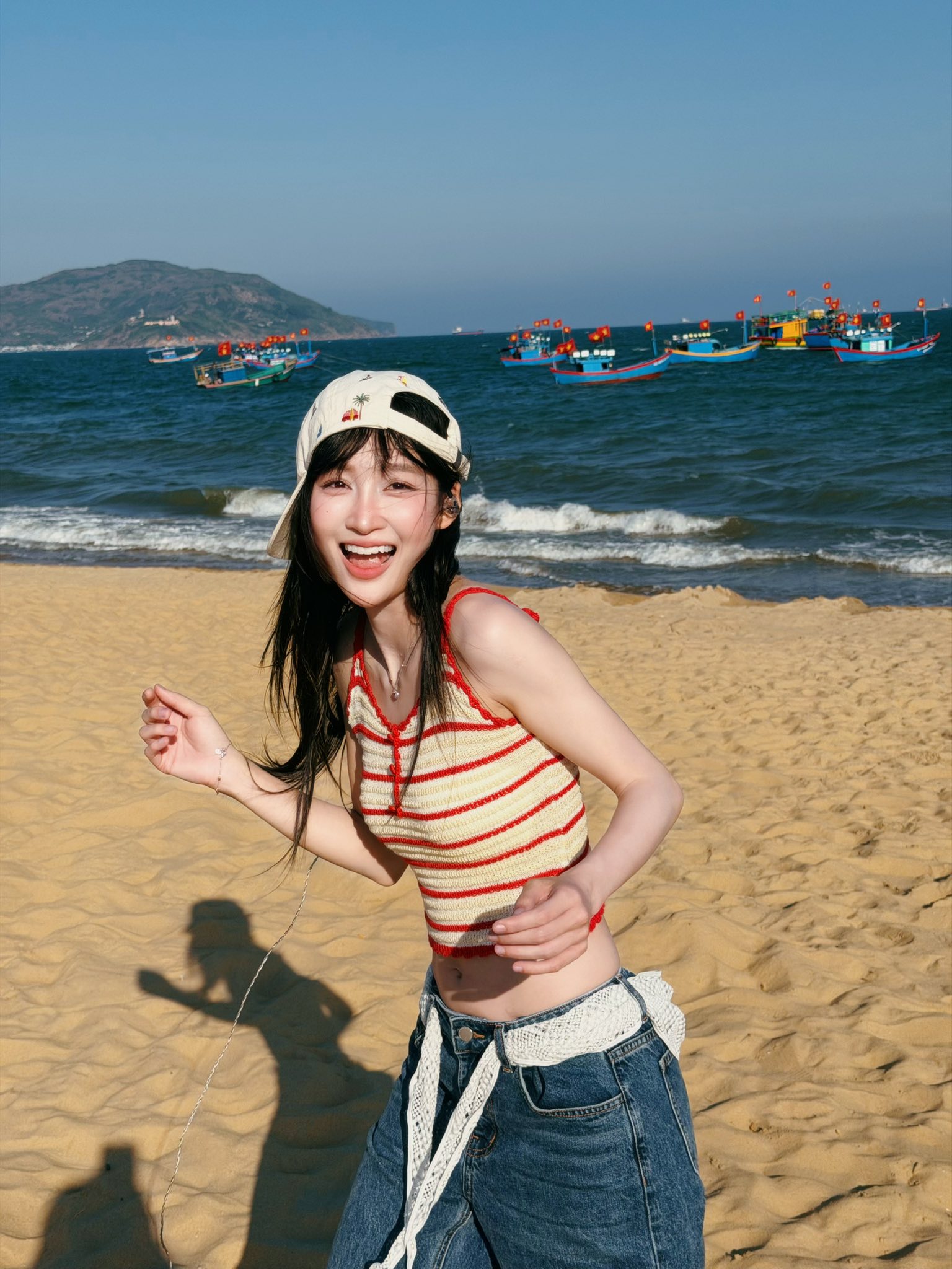 Bộ ảnh Juky San chụp tại Giếng Tiên là trong lúc nữ ca sĩ có show tại Quy Nhơn. Tuy nhiên vài khoảnh khắc check-in đã khiến tên tuổi và hình ảnh của Juky San bị ảnh hưởng không nhỏ