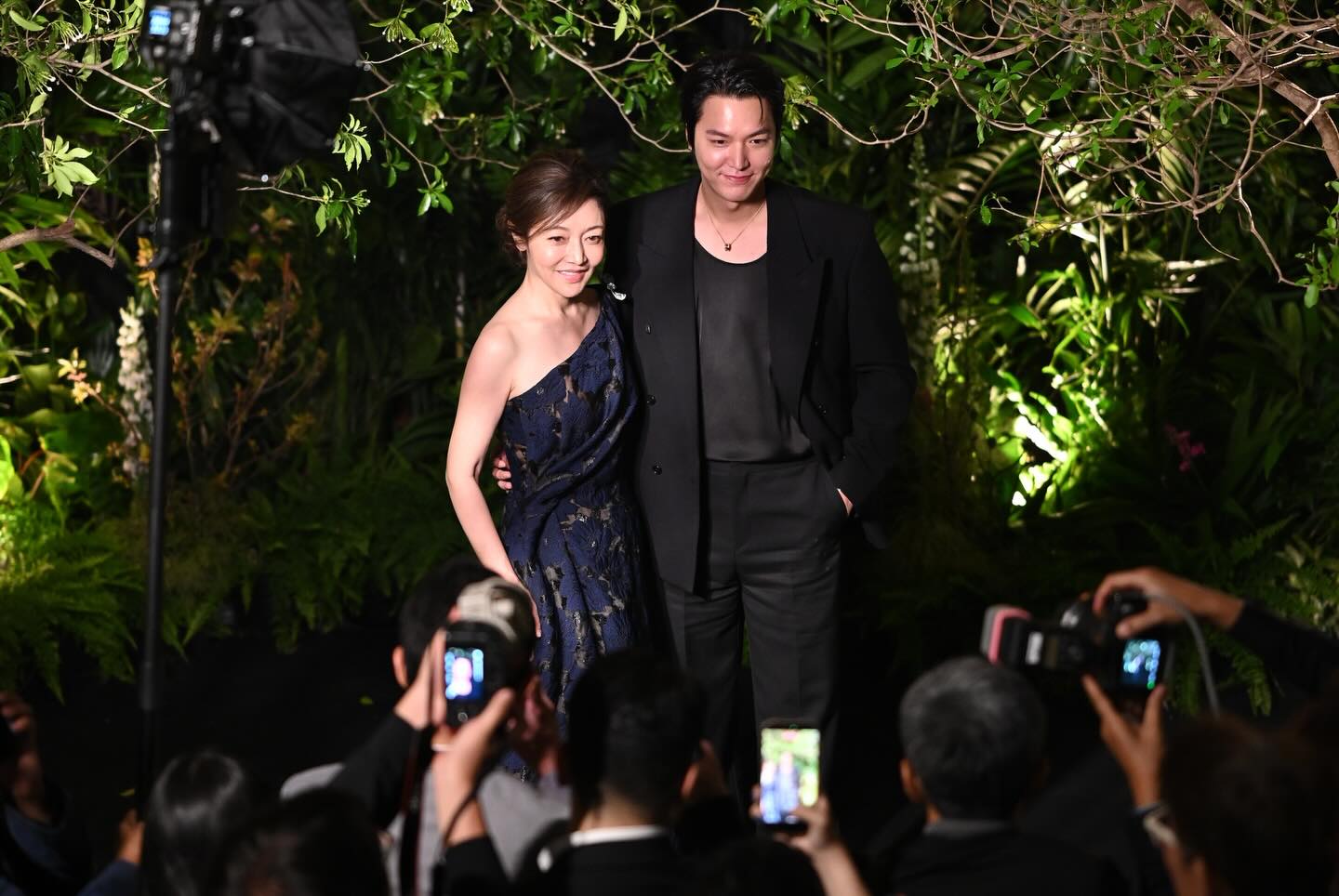 Thực chất, nam diễn viên vẫn là tâm điểm được chú ý ở sự kiện nhưng cân nặng có phần tăng trở lại (Ảnh IGNV).