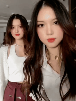 Chị gái của Phương Oanh có nét dịu dàng, nhẹ nhàng 