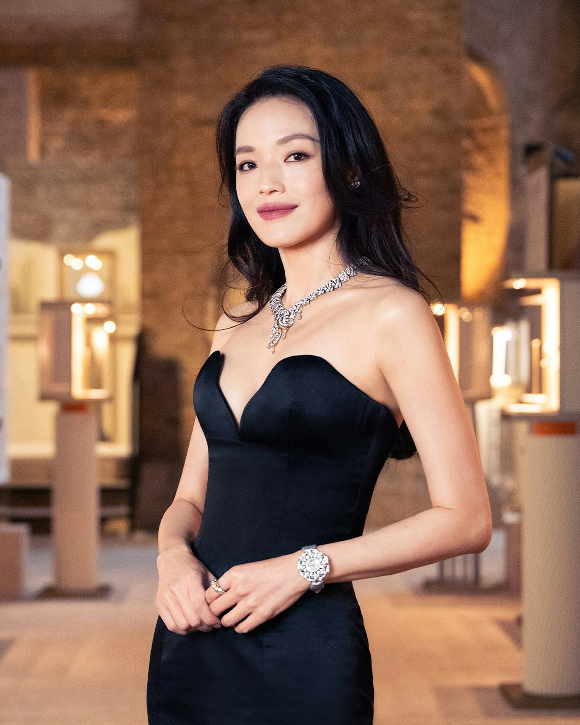 Thư Kỳ tìm đủ cách từ Đông sang Tây để có thể mang thai (Ảnh: QQ).