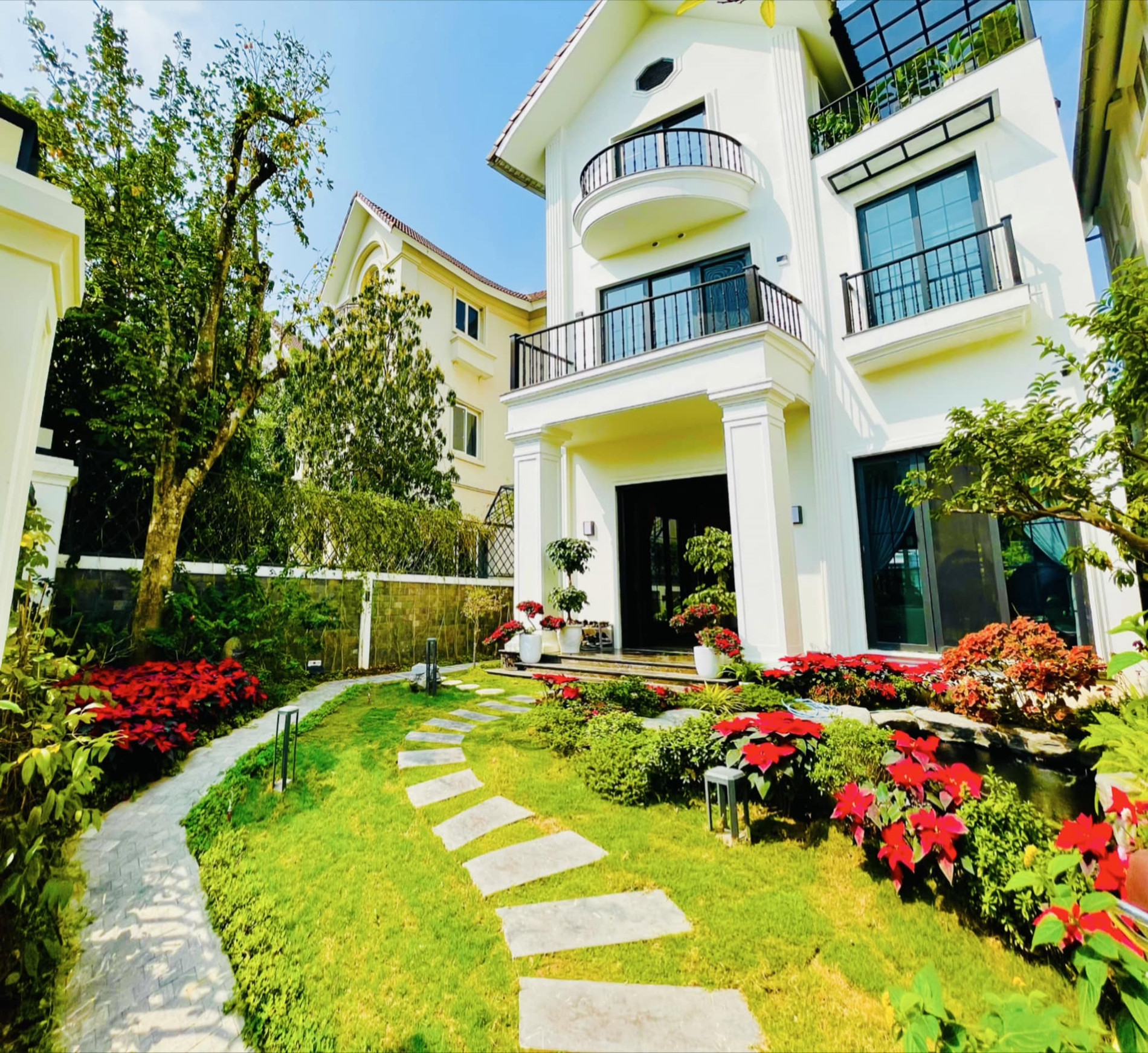 Nữ diễn viên giàu nhất miền Bắc: Tự nhận có sugar daddy bao nuôi, ở biệt thự 60 tỷ, kim cương nhiều vô kể