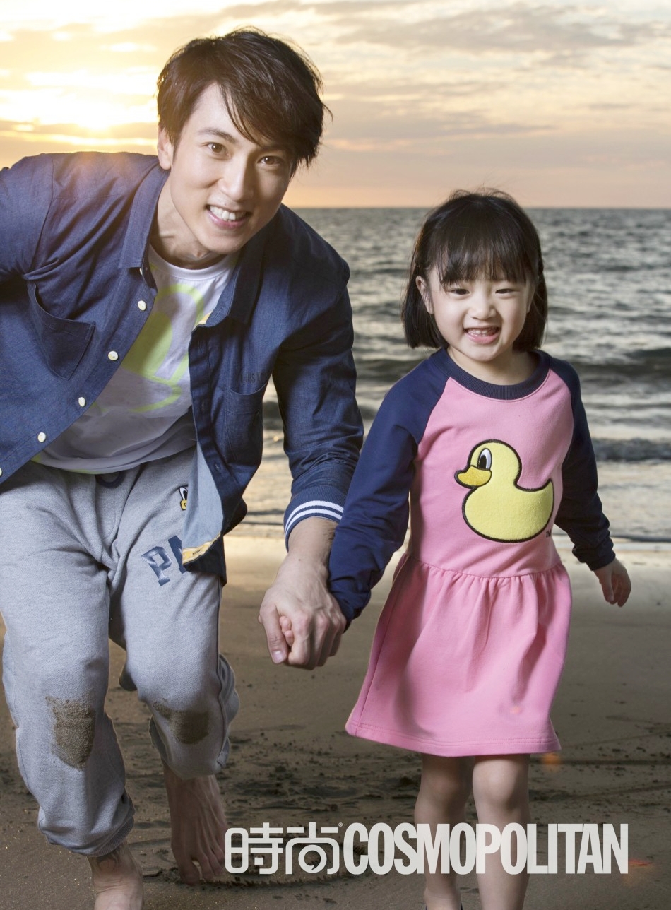 Ngô Tôn và con gái năm 2014 khi tham gia show giải trí