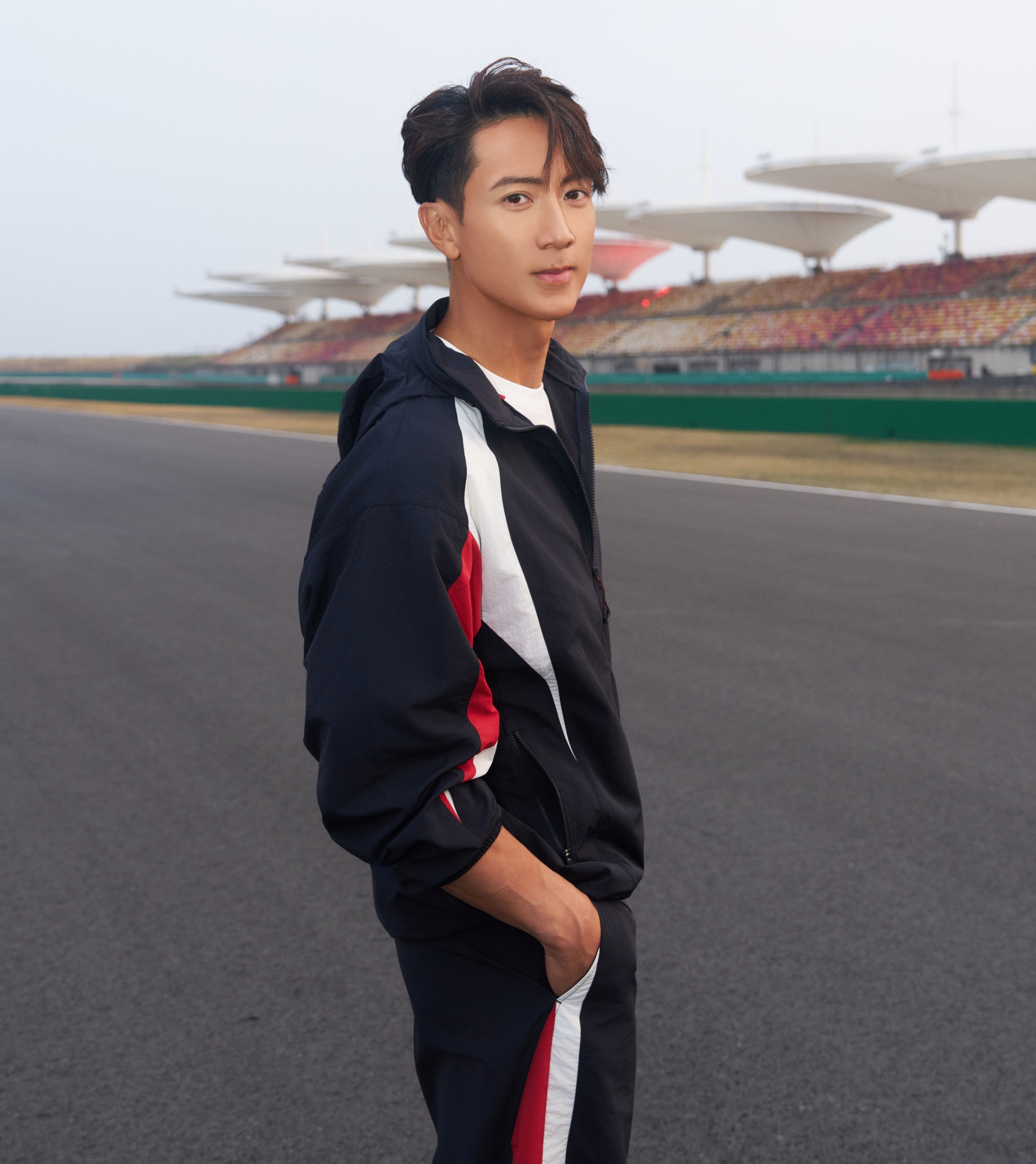 12 năm trôi qua nam diễn viên vẫn không hề già đi