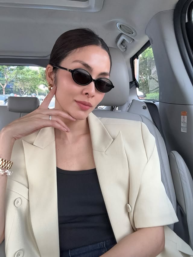 Hà Tăng càng cố mặc đơn giản càng 