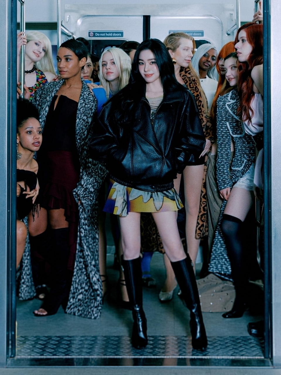 Album của IRENE mang theo một câu chuyện xuyên suốt về hành trình khẳng định sự tự tin (Ảnh: @RVsmtown)