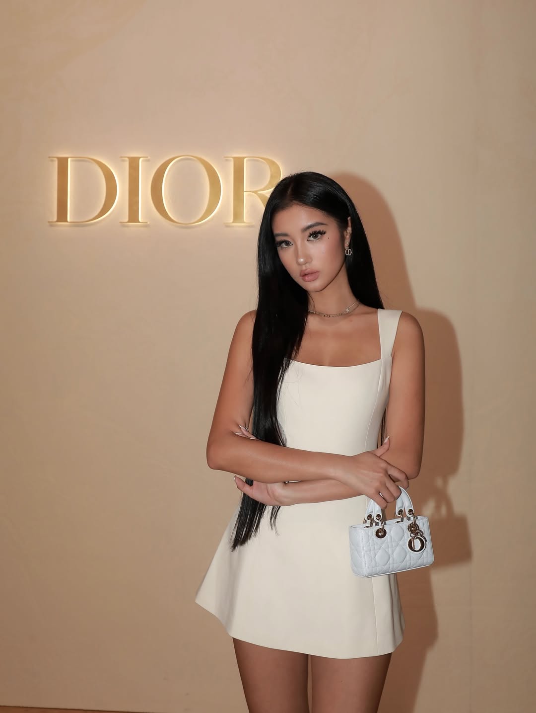 Đi chung show với Huyền 204, cô gái da nâu này đang được khen 