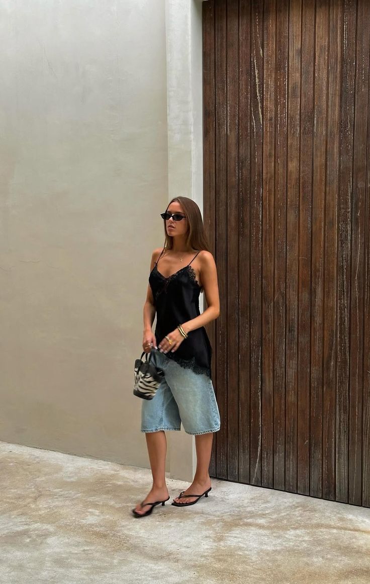 4 mẫu giày dép đáng sắm nhất mùa hè 2026, phối với quần jeans hay chân váy đều xứng đôi 