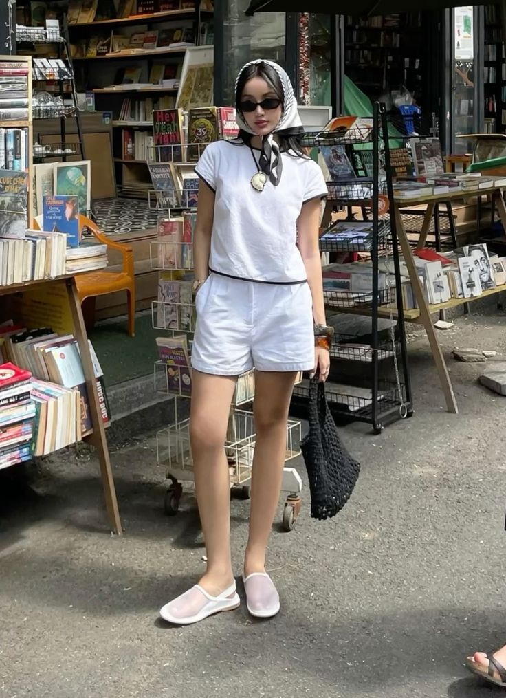 4 mẫu giày dép đáng sắm nhất mùa hè 2026, phối với quần jeans hay chân váy đều xứng đôi 