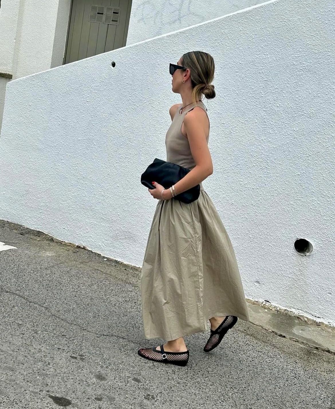 4 mẫu giày dép đáng sắm nhất mùa hè 2026, phối với quần jeans hay chân váy đều xứng đôi 