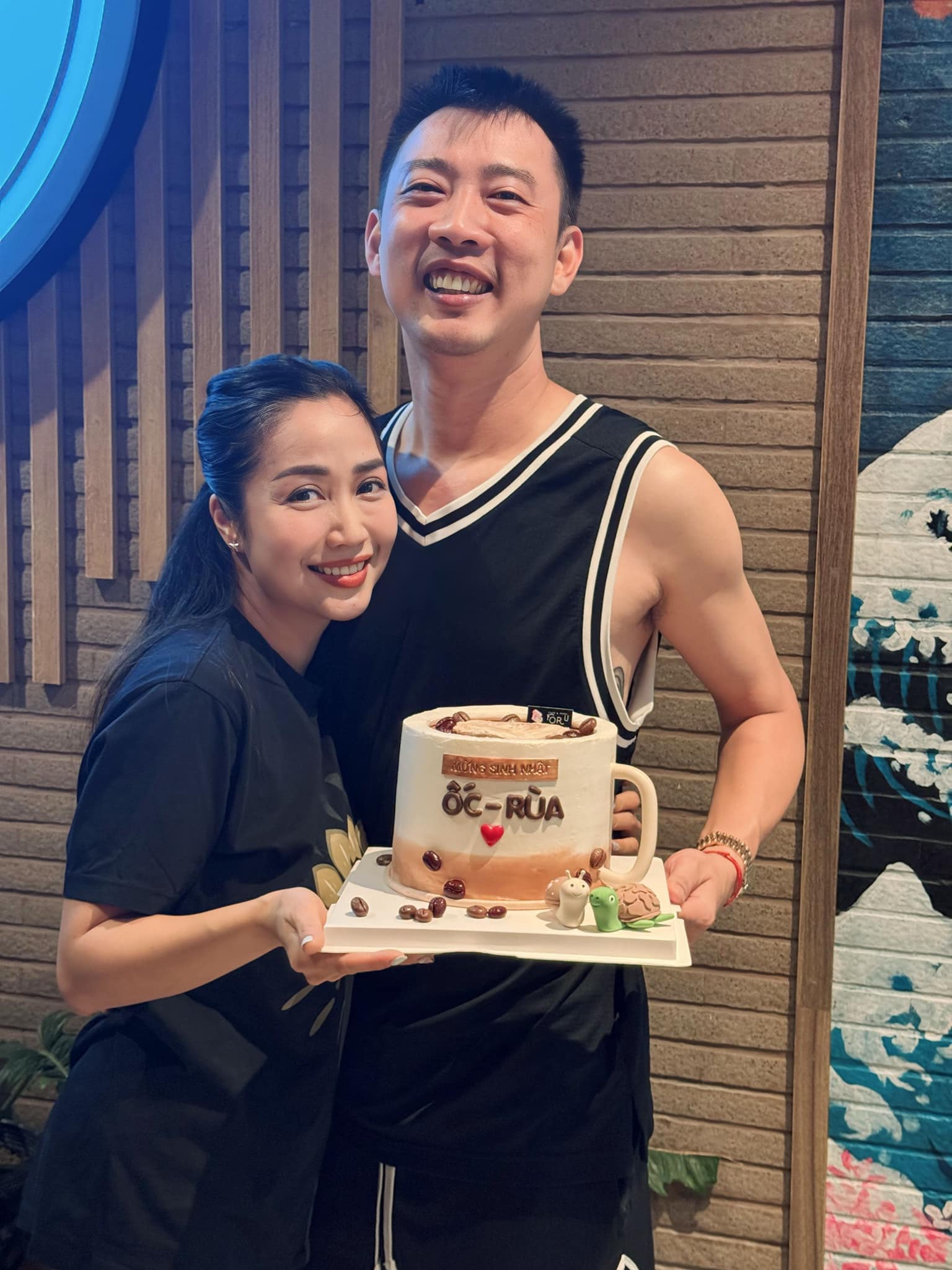 Ốc Thanh Vân có cuộc sống hôn nhân bình yên bên Trí Rùa suốt 18 năm qua