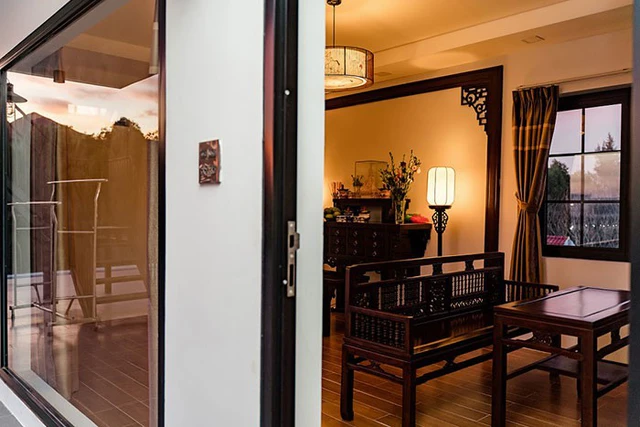 Trai nghèo miền Tây nay là ngôi sao showbiz: Sở hữu biệt thự 40 tỷ xa hoa, còn tậu cả cơ ngơi 25 tỷ tặng bố mẹ