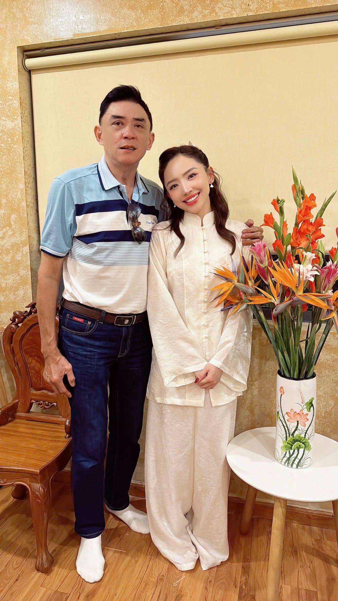 Trong dịp Tết đầu tiên sau khi ly hôn, Tóc Tiên đã dành thời gian sang Mỹ đoàn tụ cùng gia đình 