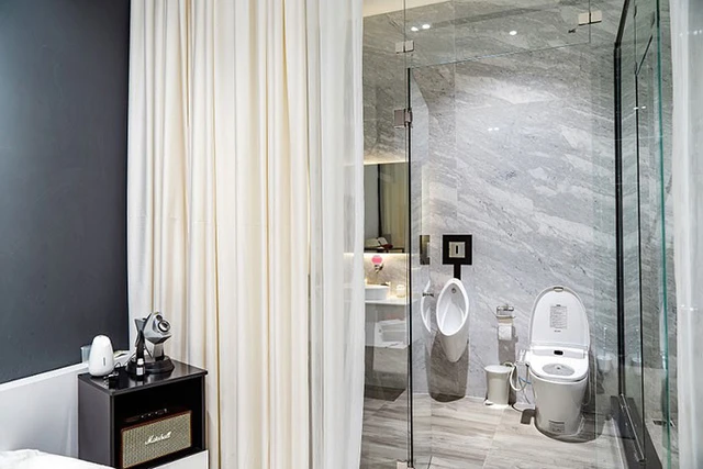 Trai nghèo miền Tây nay là ngôi sao showbiz: Sở hữu biệt thự 40 tỷ xa hoa, còn tậu cả cơ ngơi 25 tỷ tặng bố mẹ