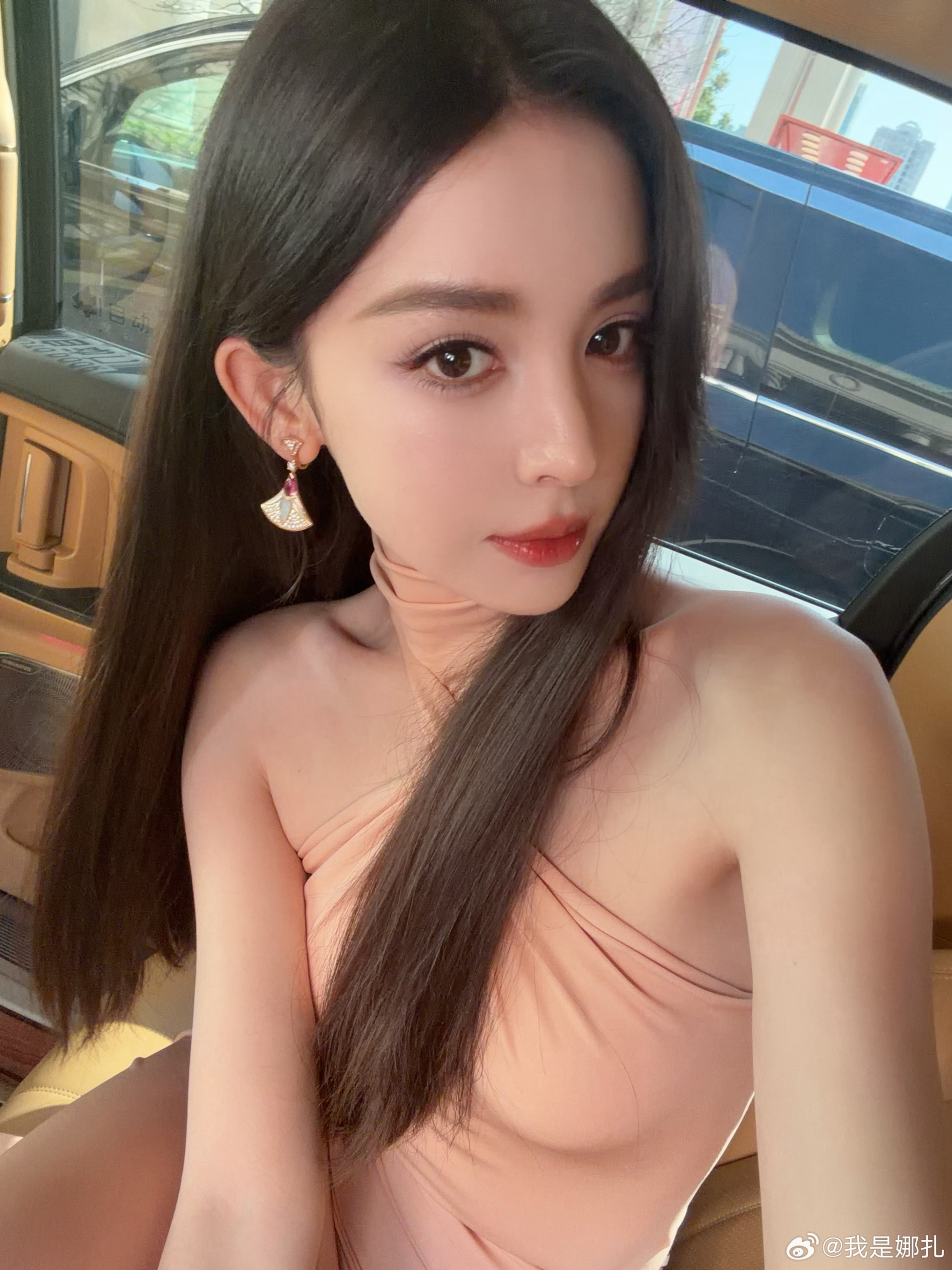 Nữ diễn viên không cần trang điểm nhiều hay sử dụng các công cụ làm đẹp