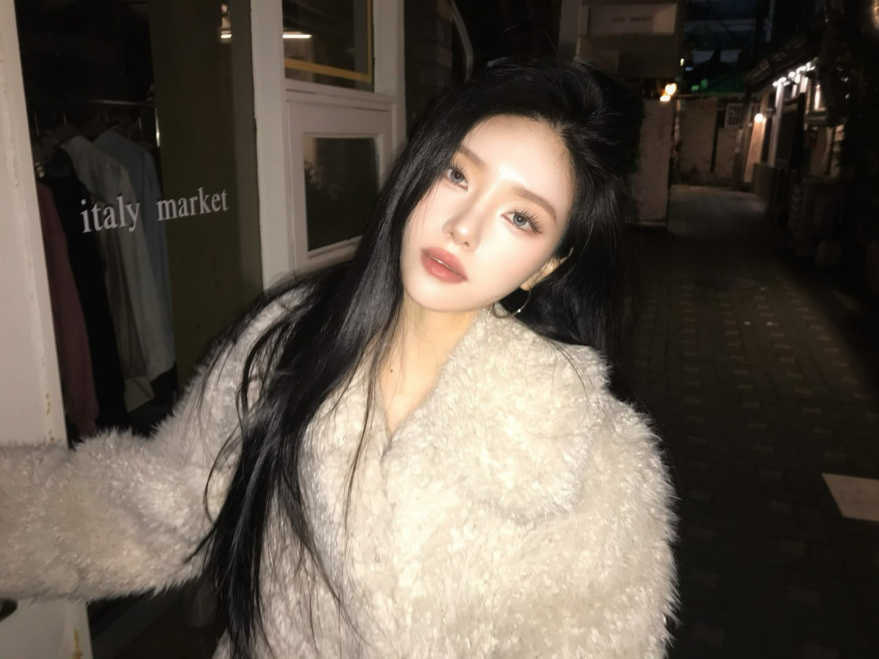 Màn ra mắt của Rayeon trong thời gian tới đang nhận được nhiều sự chú ý (Ảnh: FBNV)