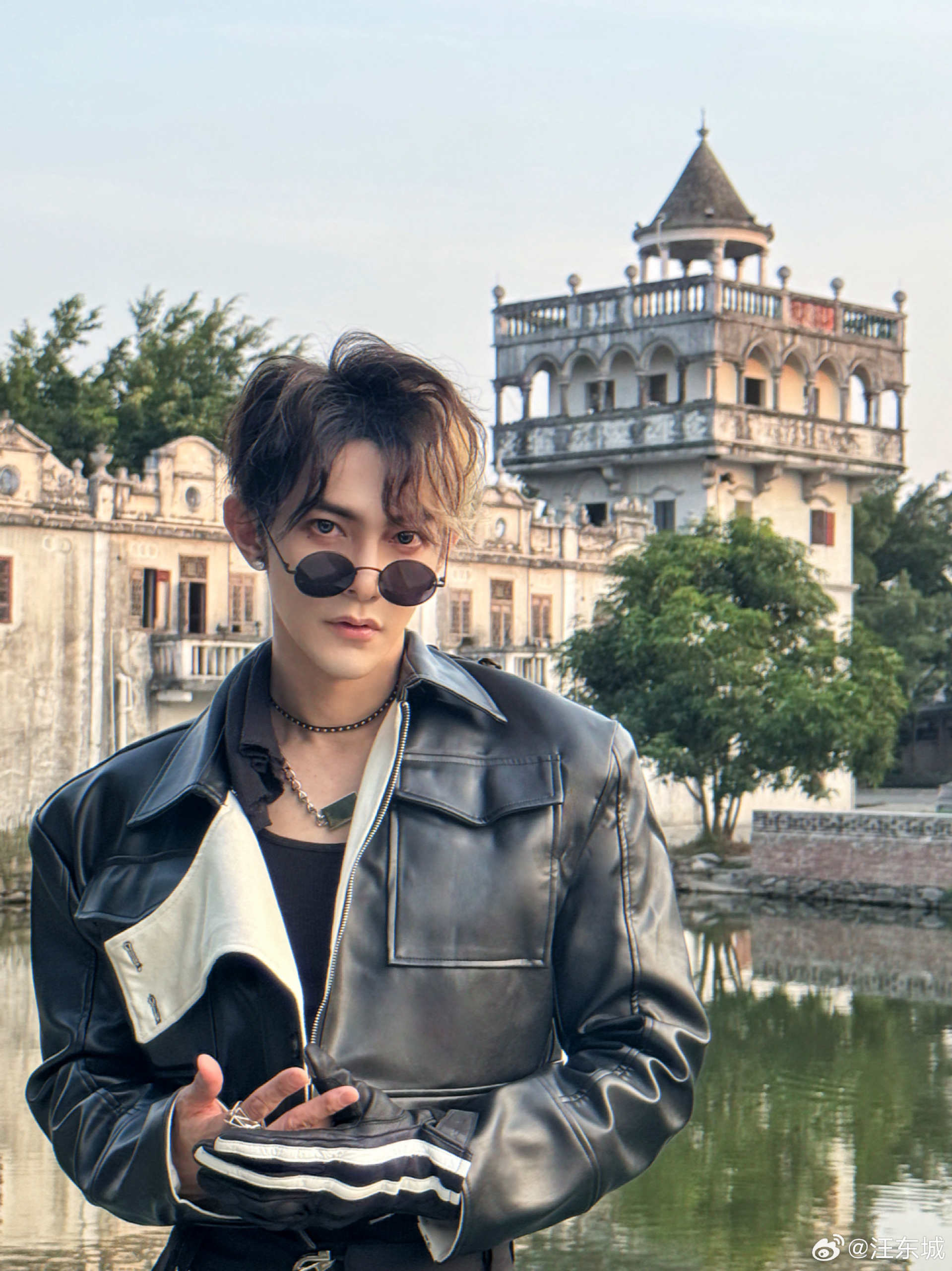 Uông Đông Thành bất ngờ tuyên bố giải nghệ đúng ngày Cá tháng 4. Ảnh: Weibo.