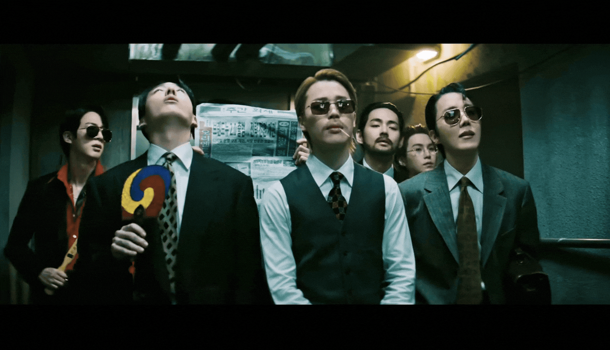 BTS “bựa” chưa từng thấy, nam thần đẹp nhất thế giới đang làm gì thế này?