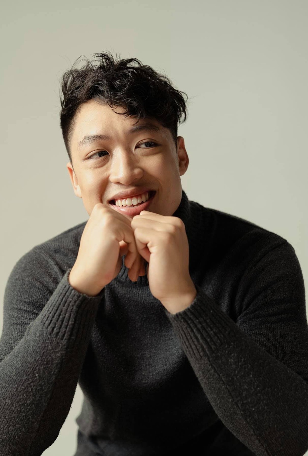   Tháng 9/2023, sau hơn 10 năm học tập ở nước ngoài, Khôi Nguyên quyết định trở về Việt Nam nối nghiệp gia đình. Ảnh: FBNV   