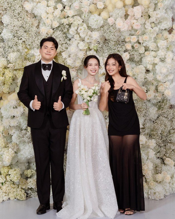 Mỹ nhân Việt lên đồ đi ăn cưới tuần qua: Mặc đúng dresscode, sang chảnh nhưng quan trọng là không lấn lướt cô dâu