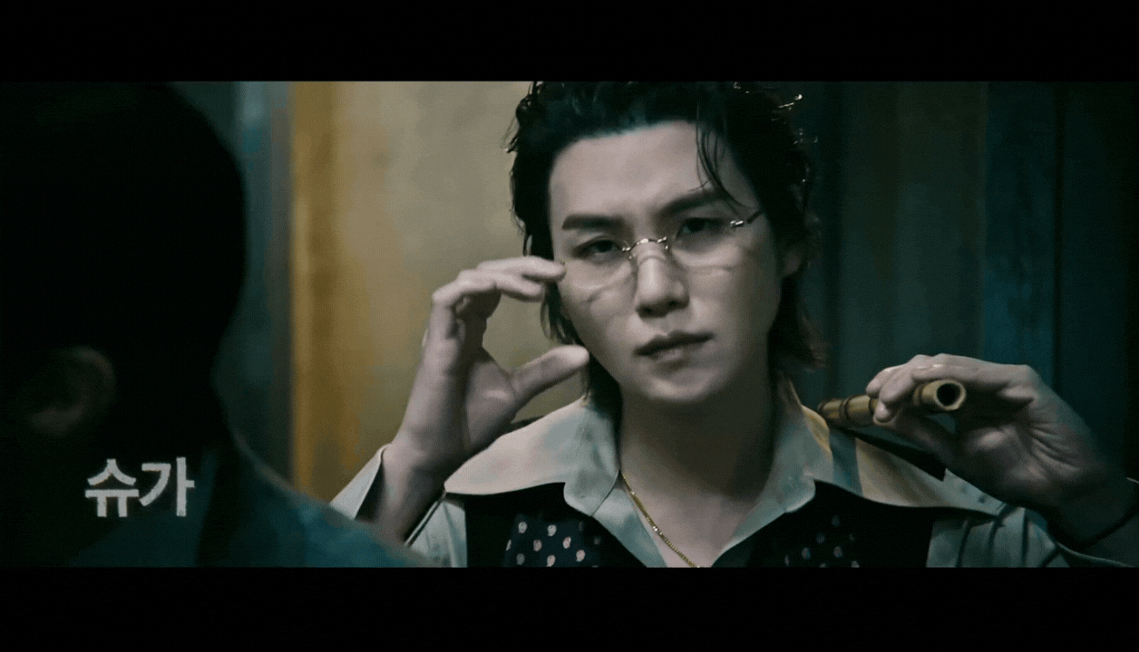 BTS “bựa” chưa từng thấy, nam thần đẹp nhất thế giới đang làm gì thế này?