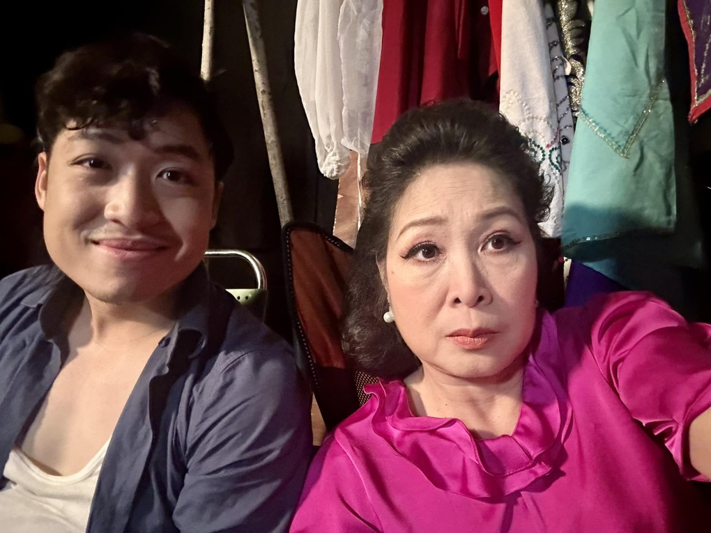   Hiện tại, Khôi Nguyên đảm nhận vai trò Phó Giám đốc tại Sân khấu kịch Hồng Vân. Ảnh: FBNV  