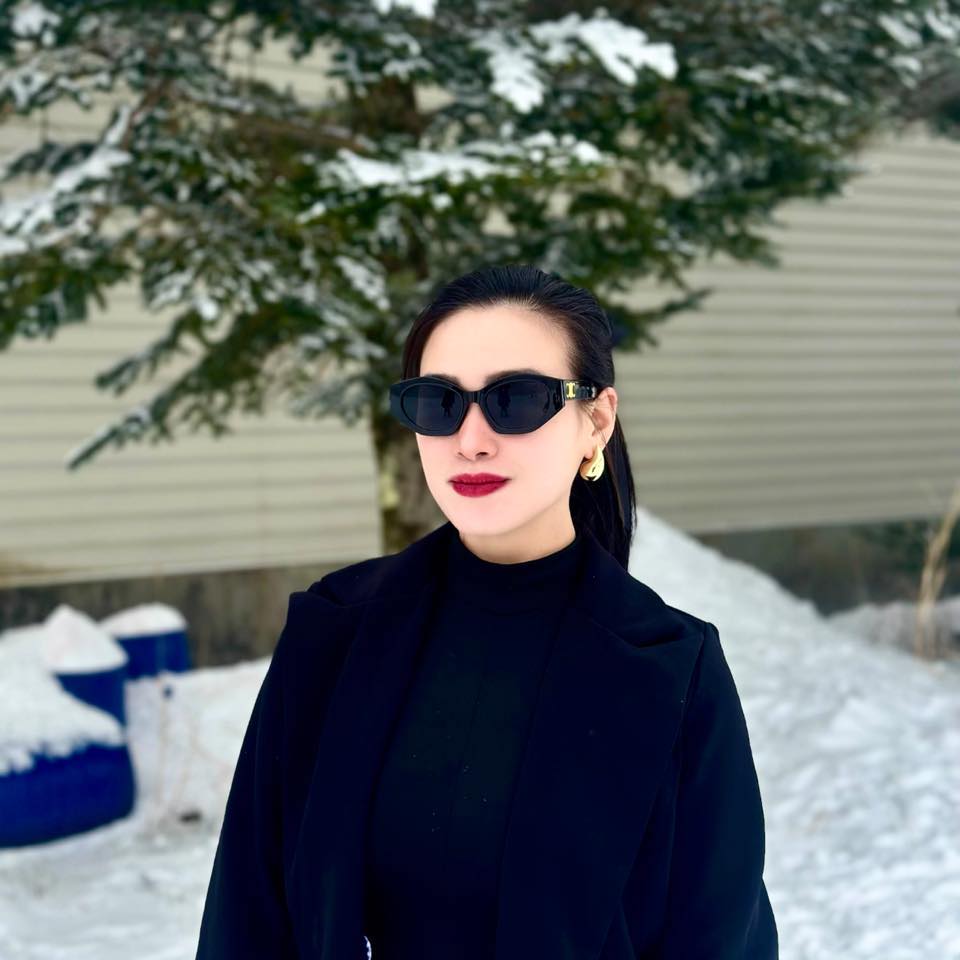 Nữ tài xế lái nổi tiếng nhất năm 2017 vì xinh giờ là mẹ đơn thân, sống giàu sang: Ẩn số về người chồng