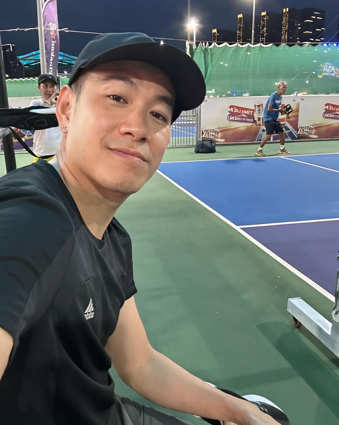 Được biết, nam ca sĩ cũng đã từng chơi pickleball