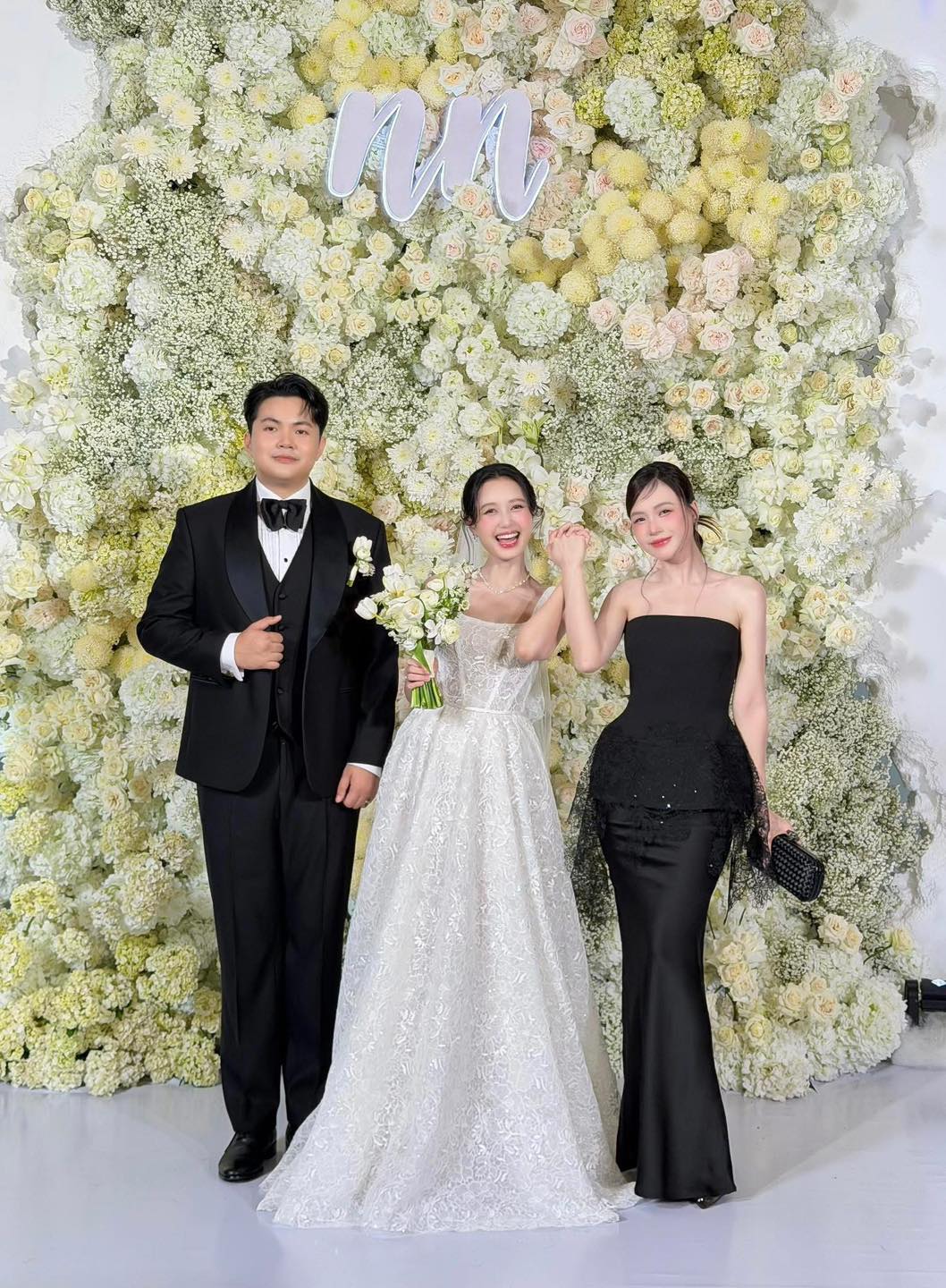 Mỹ nhân Việt lên đồ đi ăn cưới tuần qua: Mặc đúng dresscode, sang chảnh nhưng quan trọng là không lấn lướt cô dâu