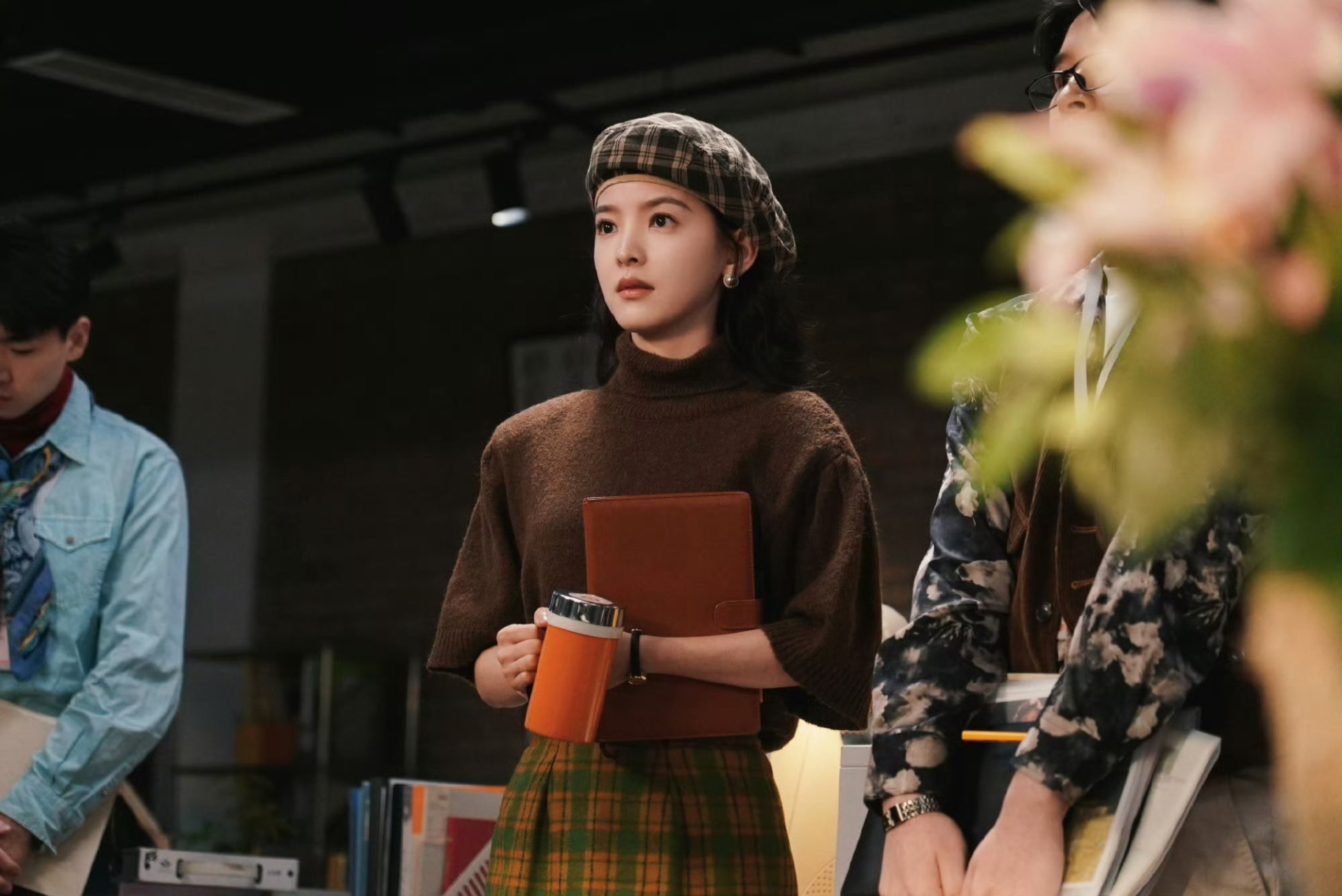 Chương Nhược Nam xinh như nữ thần trong phim mới, style thập niên 90 chỉ đẹp chứ không sến