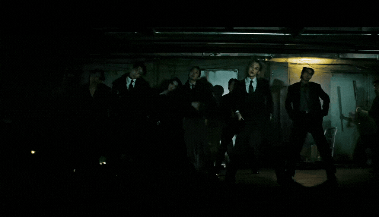 BTS “bựa” chưa từng thấy, nam thần đẹp nhất thế giới đang làm gì thế này?