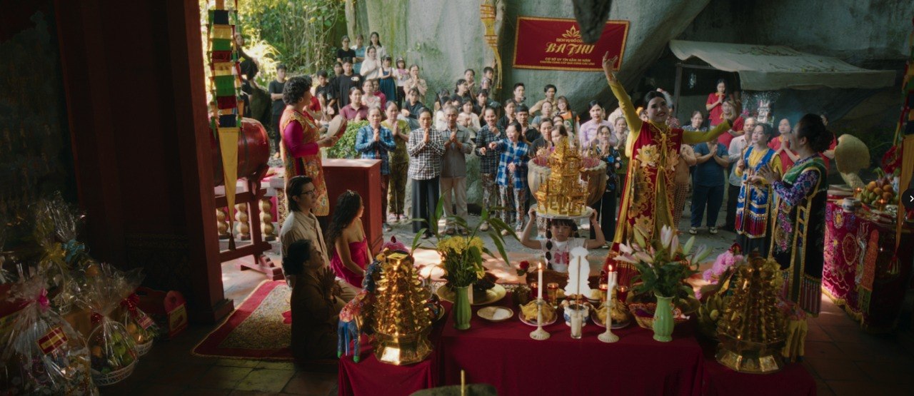 30/4 có 1 phim Việt chưa xem đã thấy cuốn: Nam chính khoe thân cực bạo, cả đời chưa từng cháy đến thế