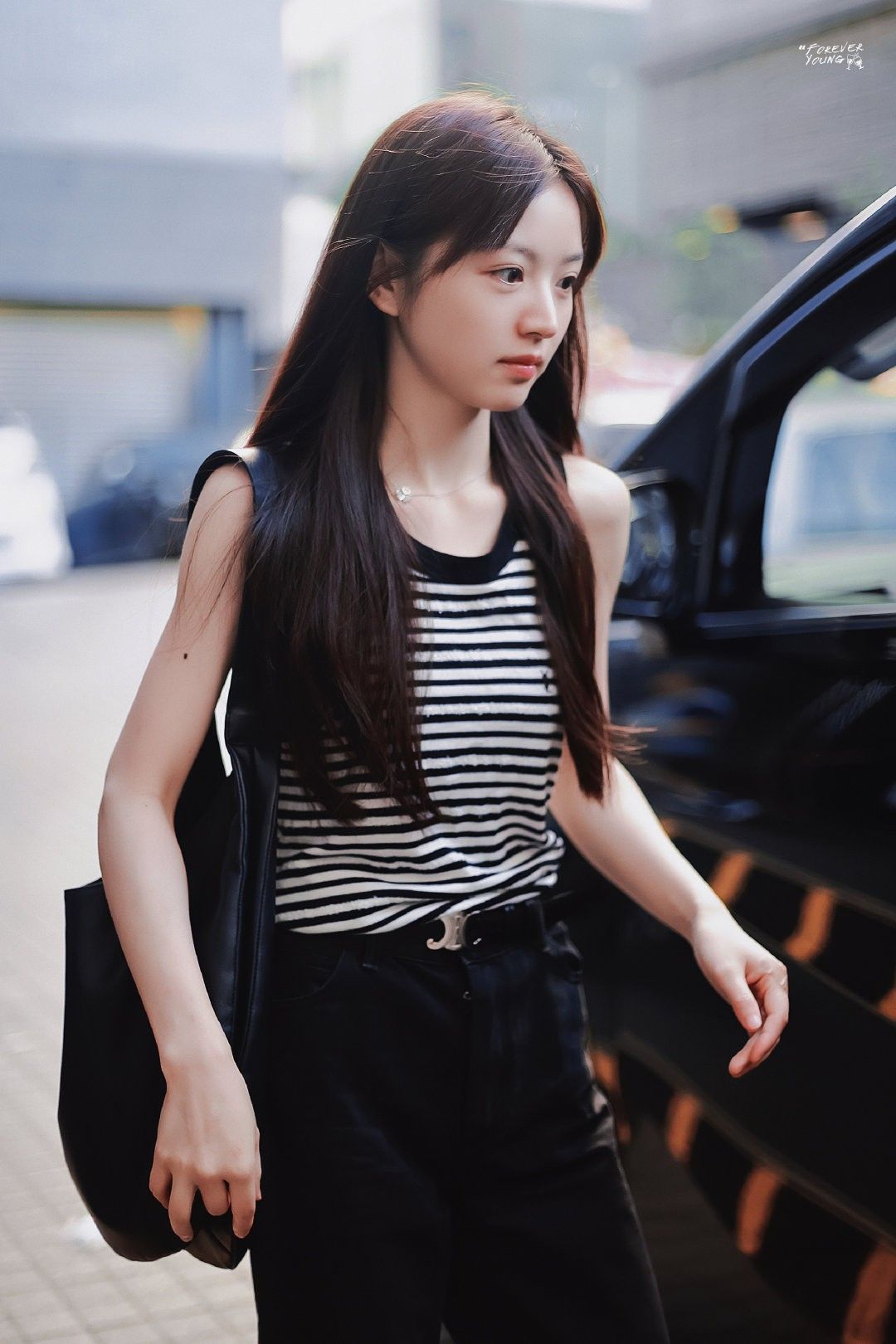 Showbiz có mỹ nhân “mặt học sinh body phụ huynh”: Mặc đẹp không trượt lần nào, xuất hiện ở đâu thì nơi đó như Milano