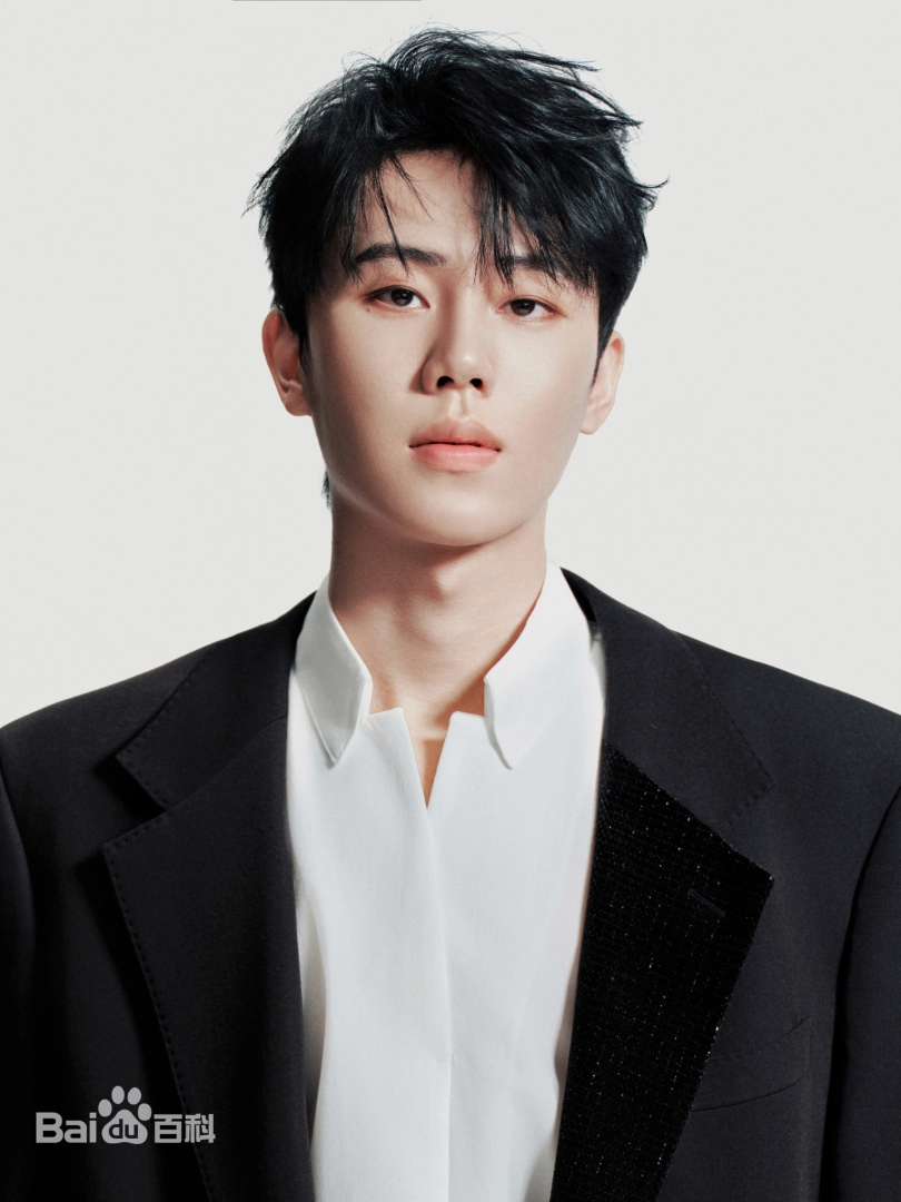 Vương Dực Ân sở hữu diện mạo điển trai, cuốn hút cùng chiều cao ấn tượng 1m87. Ảnh: Sohu