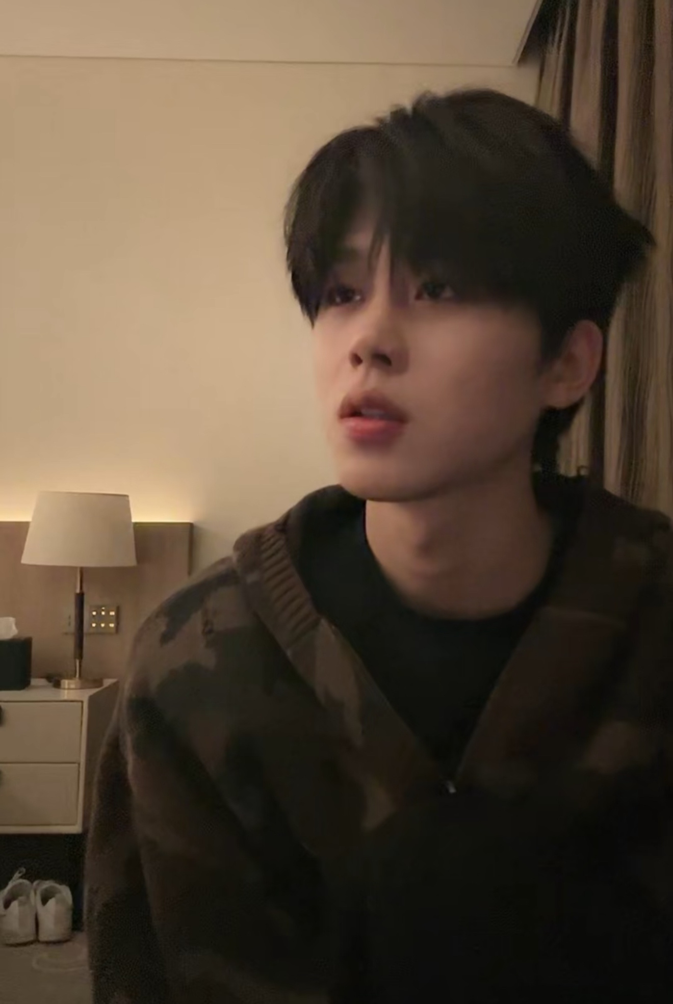 Vương Dực Ân vừa lần đầu công bố chuyện anh đã kết hôn rồi ly dị chóng vánh. Công chúng xứ Trung hiện rất sốc vì chưa từng biết tới chuyện này suốt những năm qua. Ảnh: 163