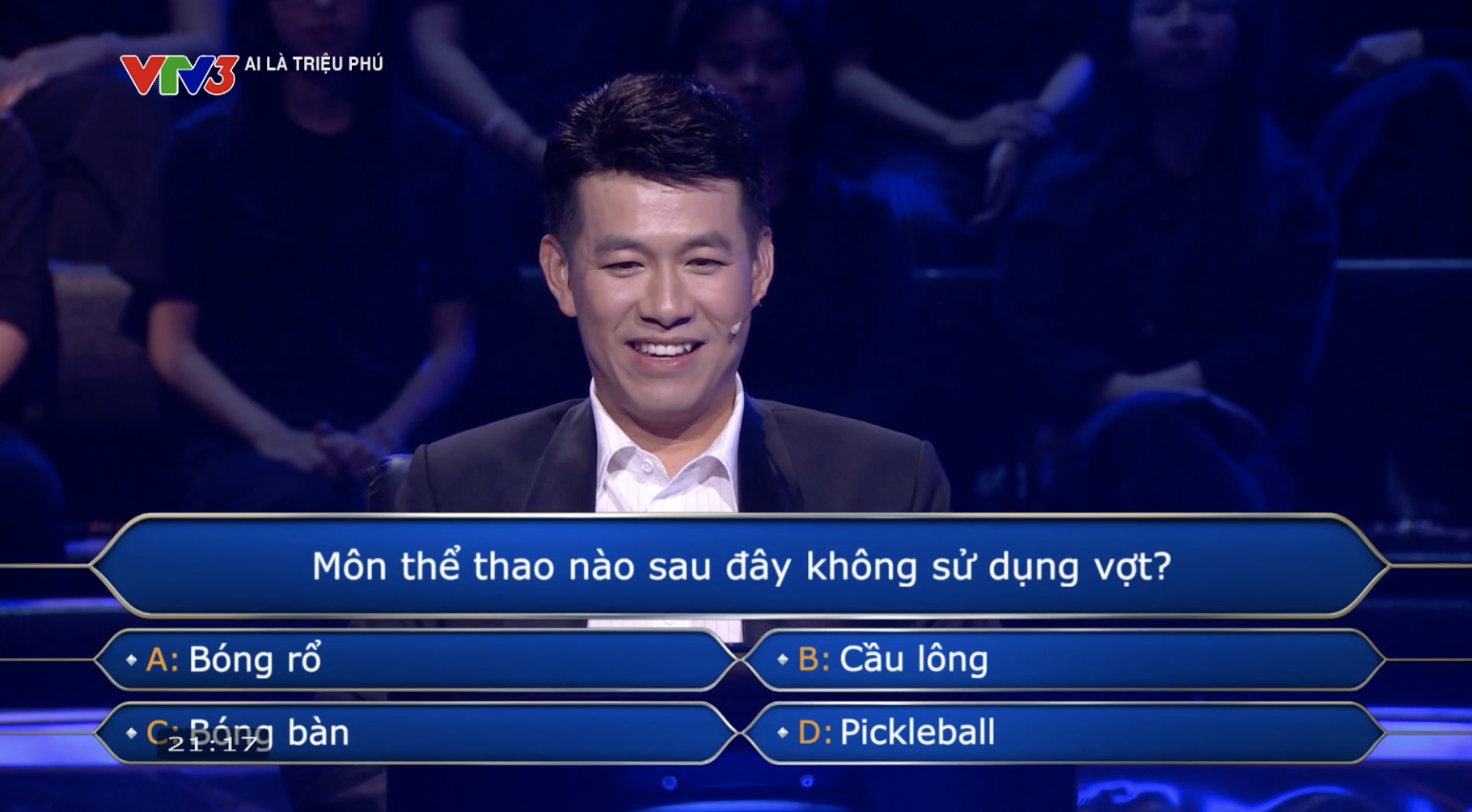 Ca sĩ Hồ Trung Dũng gây chú ý tại Ai Là Triệu Phú khi trả lời câu hỏi liên quan đến pickleball (Ảnh chụp màn hình)