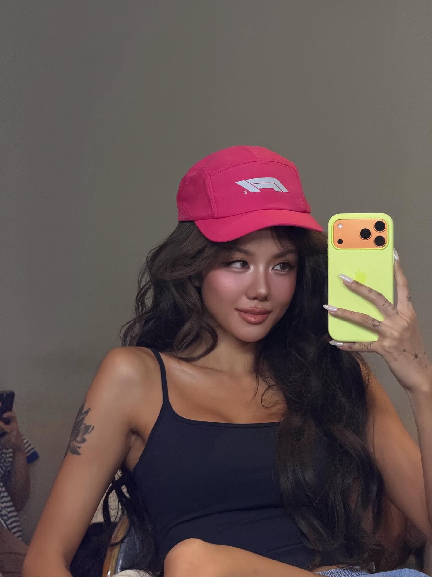 Giao diện da nâu của Phương Ly cũng nhận về nhiều ý kiến trái chiều. (Ảnh: Instagram)